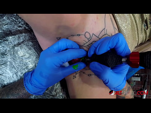 ❤️ Extremt tatuerade snyggingen Sully Savage fick en tatuering på sin klitoris ❤️❌ Super sex at us sv.com-porn-mz.ru ❌️❤